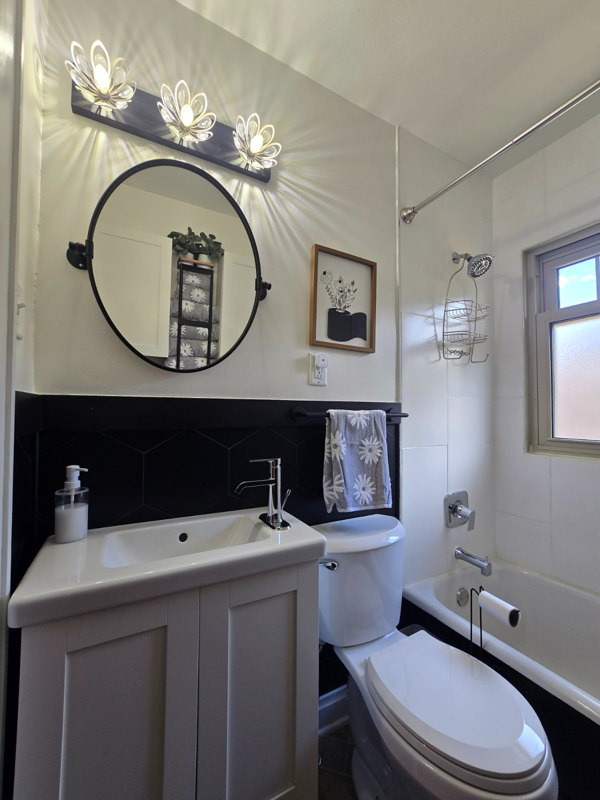 Charming 2-bedroom bungalow minutes from Frontier Park, FE Warren, & Capital - Photo 6