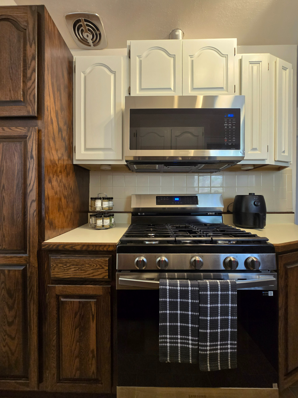 Charming 2-bedroom bungalow minutes from Frontier Park, FE Warren, & Capital - Photo 7