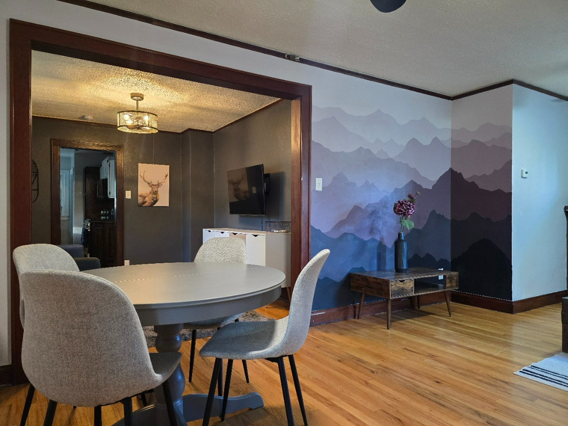 Charming 2-bedroom bungalow minutes from Frontier Park, FE Warren, & Capital - Photo 3