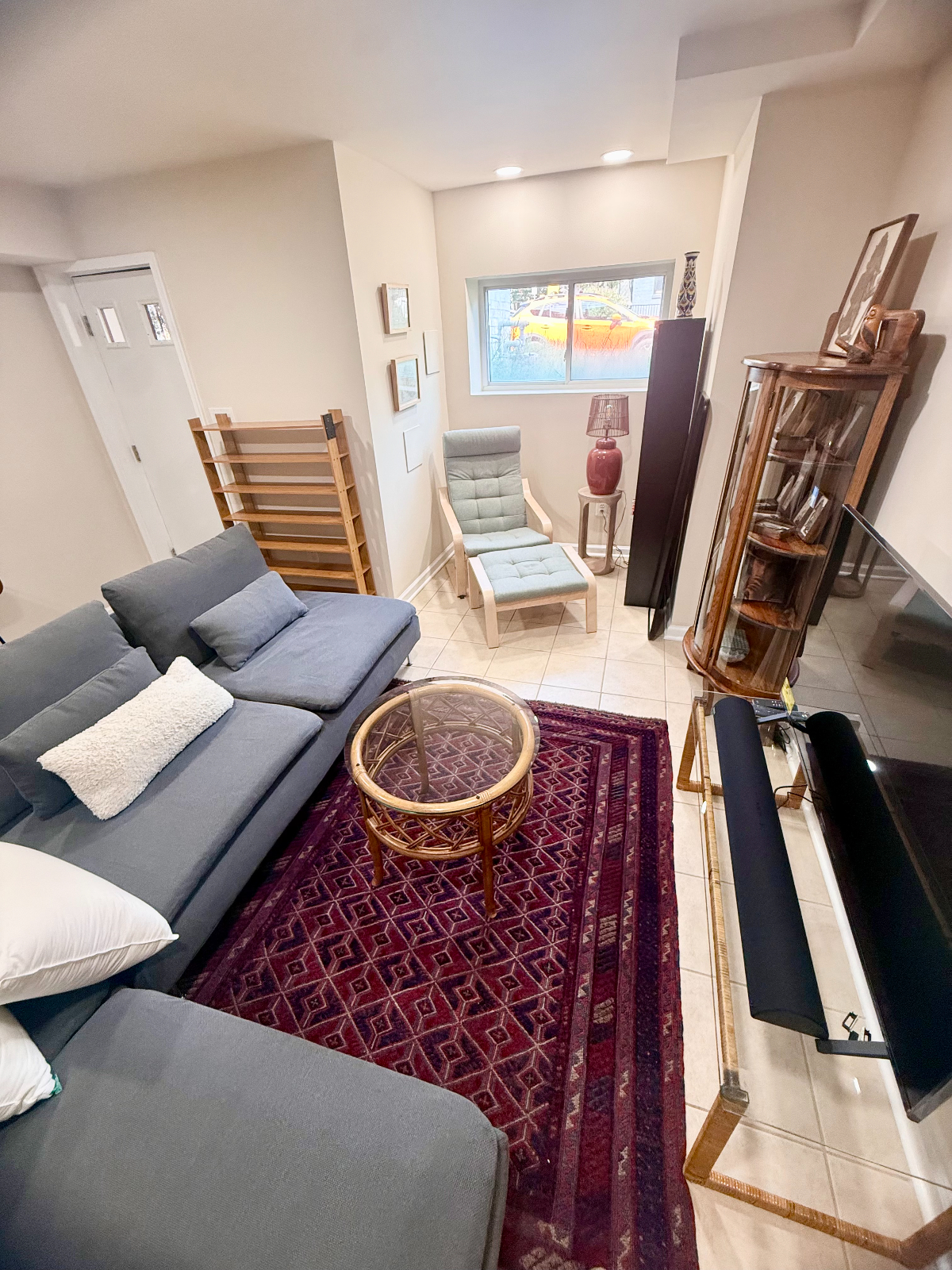 Centrally Located Northeast Rowhouse Apartment - Photo 3