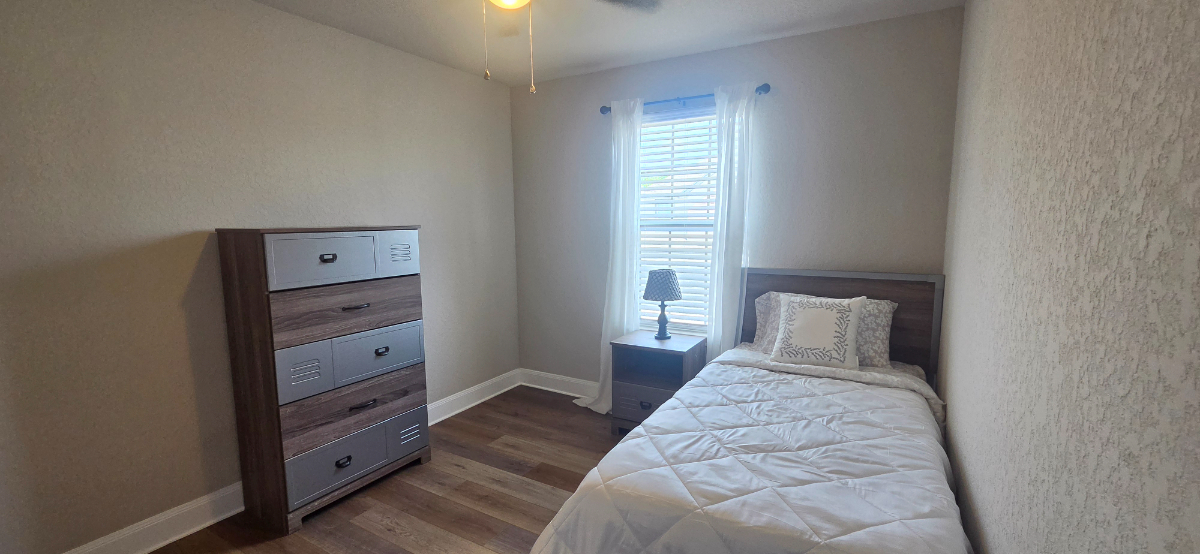 Clean, Modern Condo w/ RO Drinking Water - All Bills Included - Photo 9