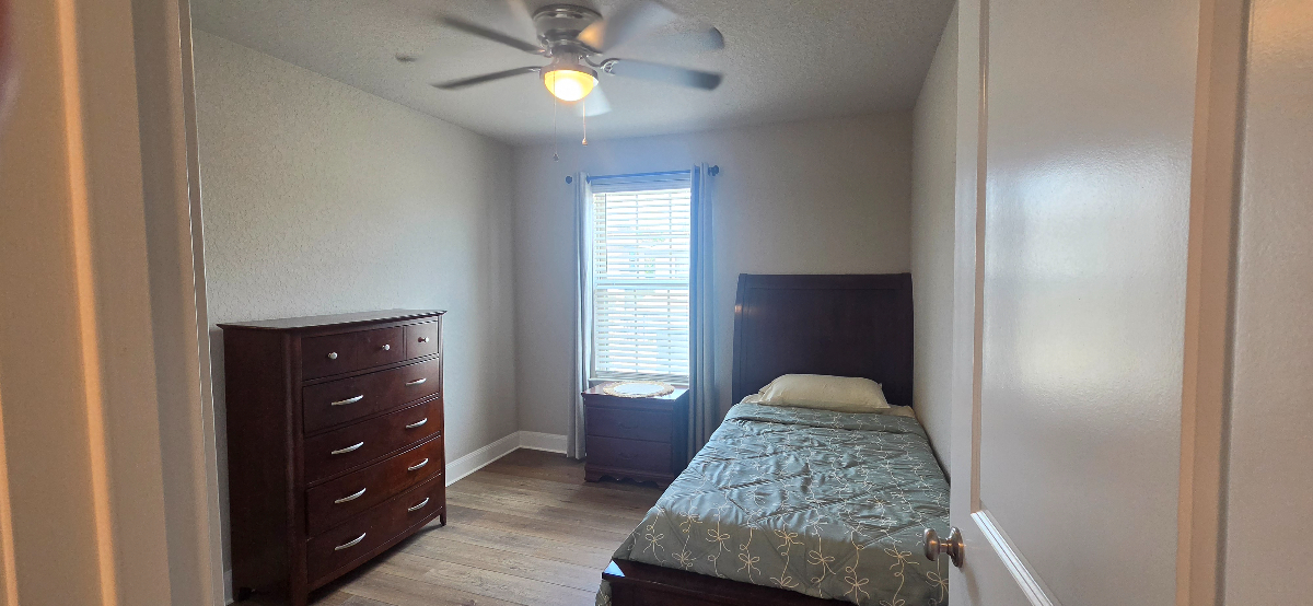 Clean, Modern Condo w/ RO Drinking Water - All Bills Included - Photo 11