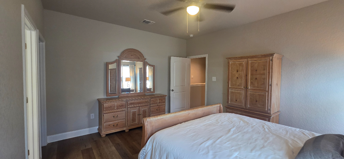Clean, Modern Condo w/ RO Drinking Water - All Bills Included - Photo 4