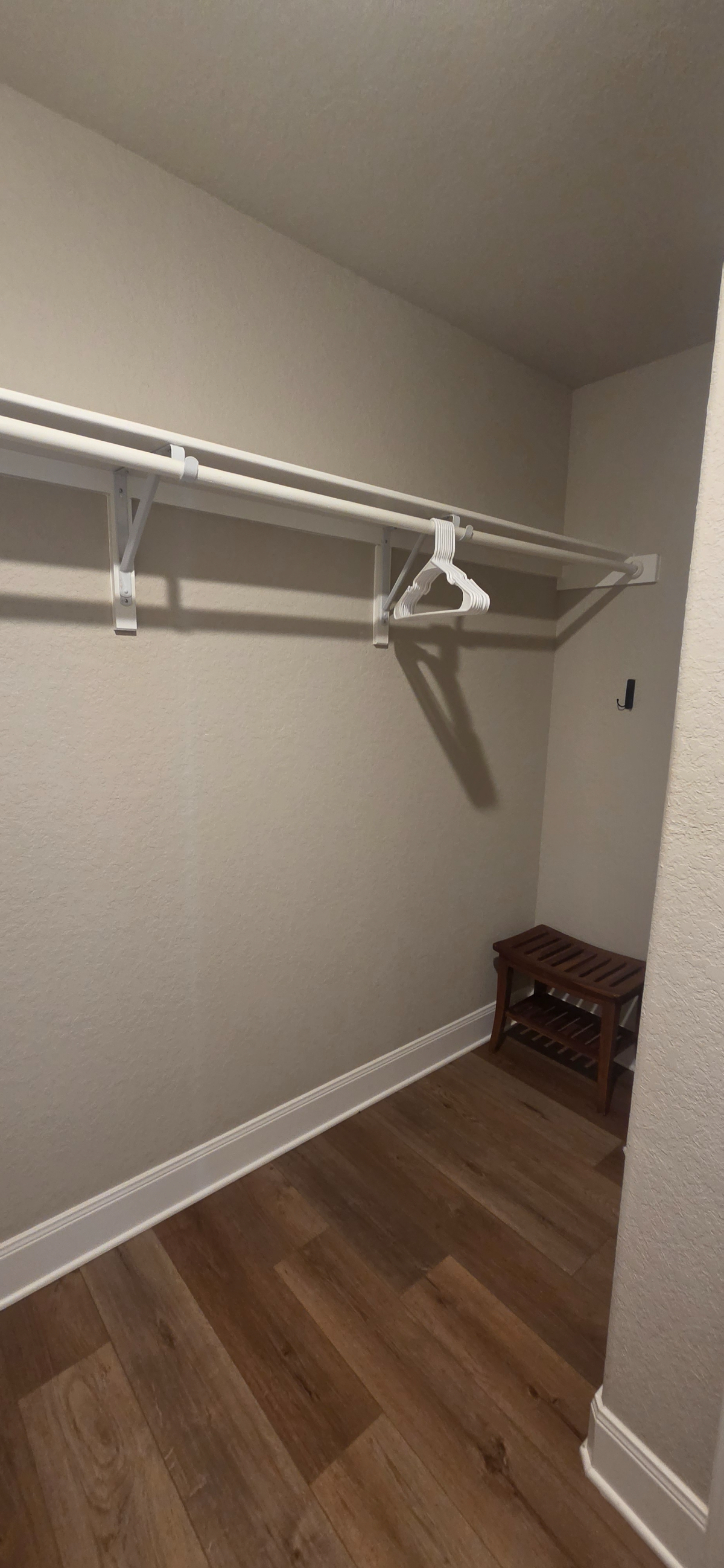 Clean, Modern Condo w/ RO Drinking Water - All Bills Included - Photo 6