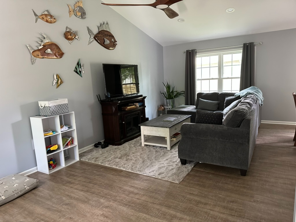 New modern home in quiet location surrounded by park. - Photo 4