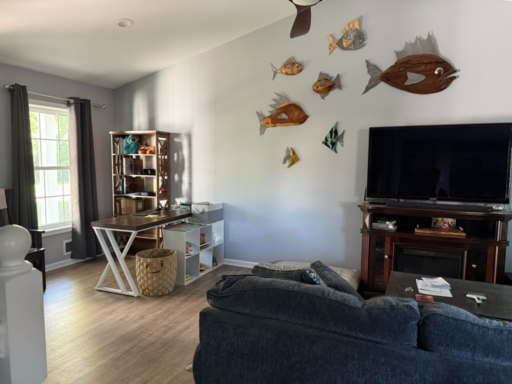 New modern home in quiet location surrounded by park. - Photo 5