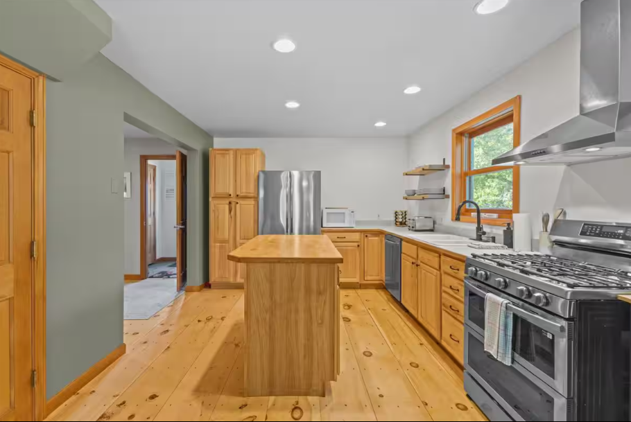 Private 3BR Retreat Near the Slopes & Town - Photo 6