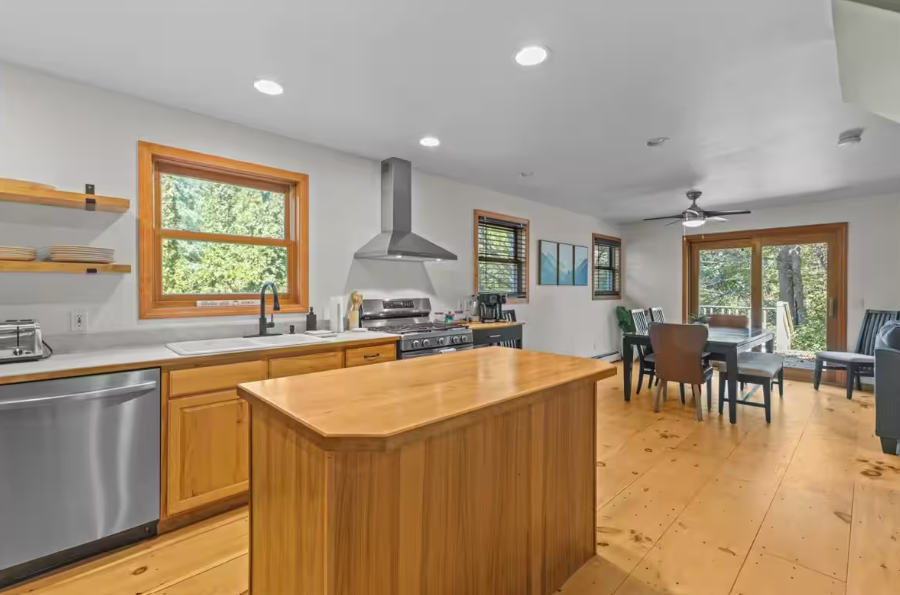 Private 3BR Retreat Near the Slopes & Town - Photo 7