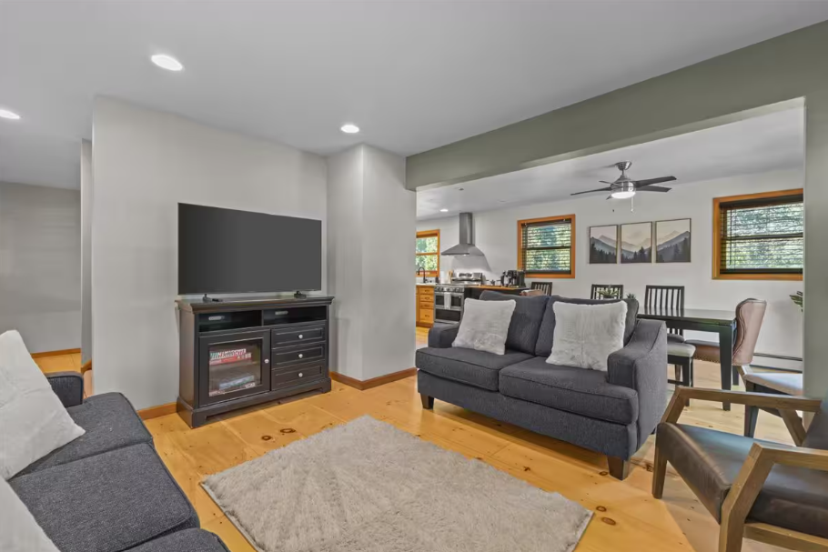 Private 3BR Retreat Near the Slopes & Town - Photo 11