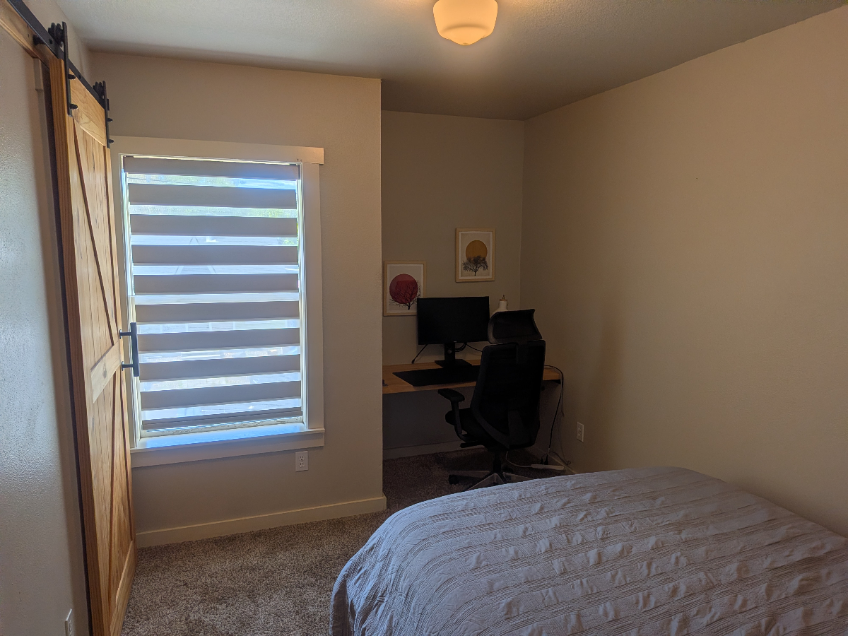 All Inclusive 3br 1.5 bath - Prime Old Bend Location - Walk to Downtown, Box Factory, River, & Amphitheater! - Photo 2