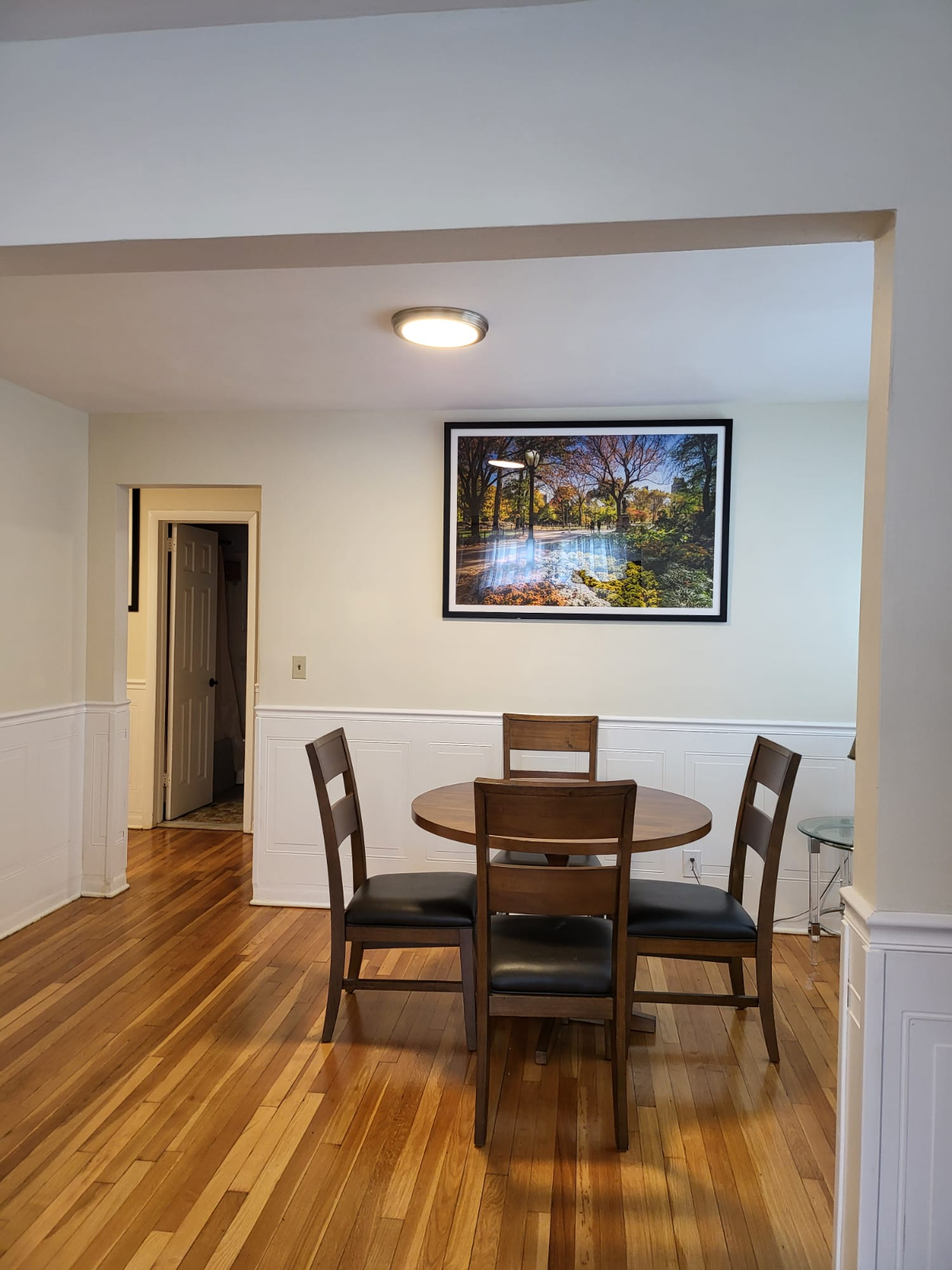 Inviting King Room with Shared Living Spaces and Utilities Included in Prime Location Near Hospitals - Photo 10