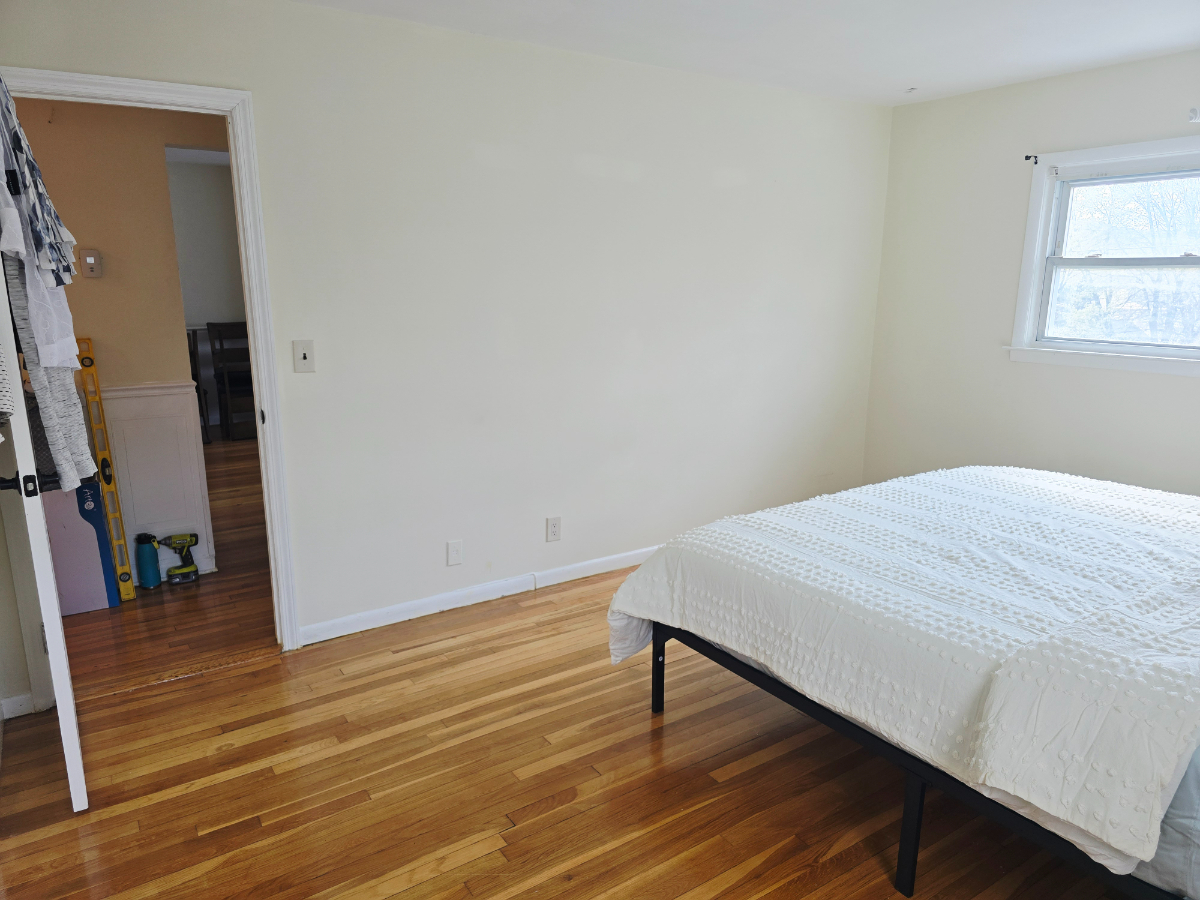 Inviting King Room with Shared Living Spaces and Utilities Included in Prime Location Near Hospitals - Photo 6