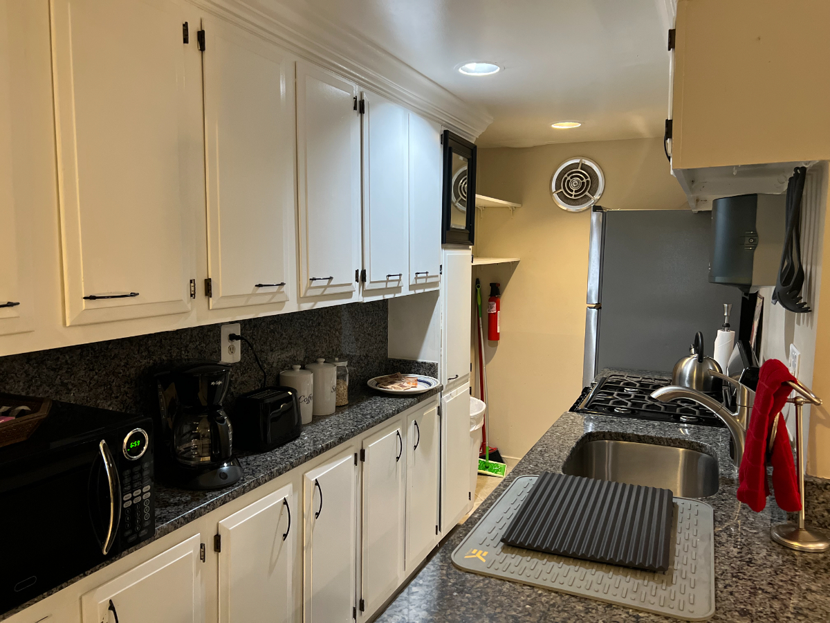 Modern 1BR in Logan Circle | Private Entrance - Photo 3