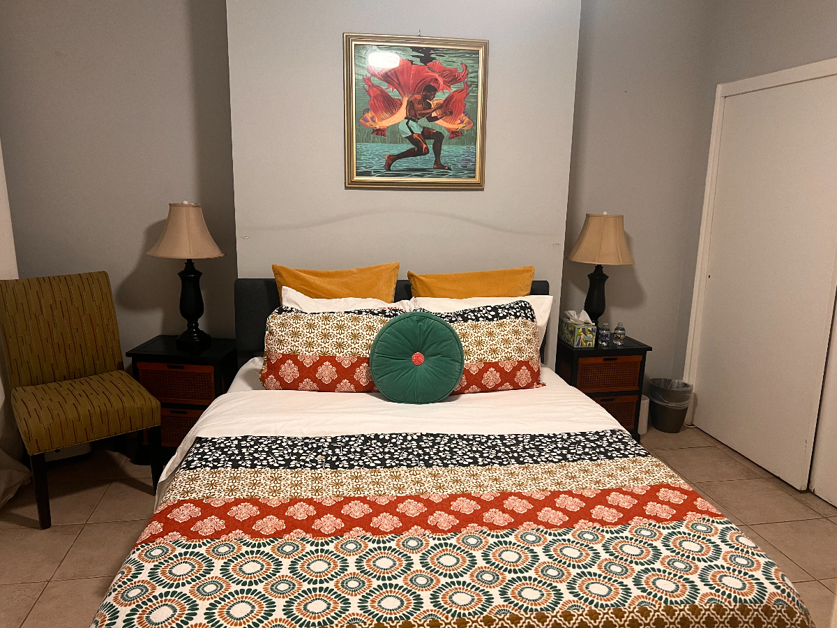 Modern 1BR in Logan Circle | Private Entrance - Photo 5