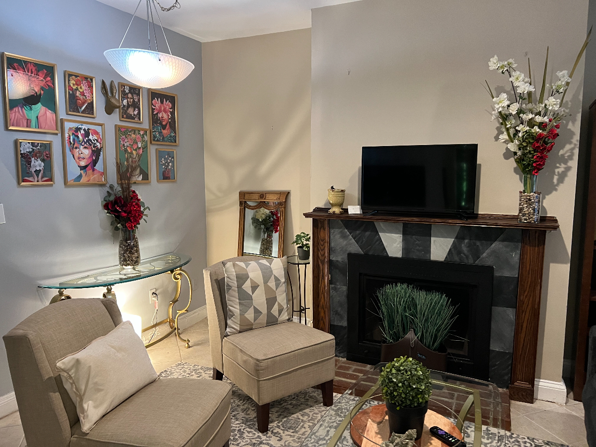 Modern 1BR in Logan Circle | Private Entrance - Photo 8