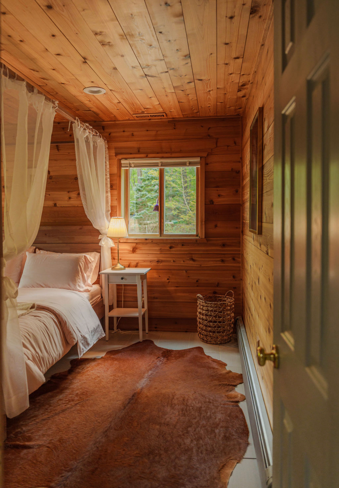 Peaceful Hamptons Cottage Near Hospitals & Beaches - Photo 10