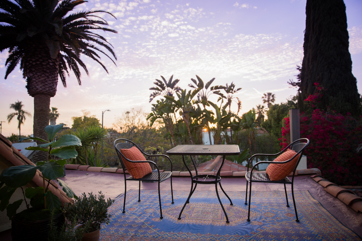 Luxurious & Lush 1BR Designer Oasis with Rooftop Patio in Mid-Wilshire - Photo 3