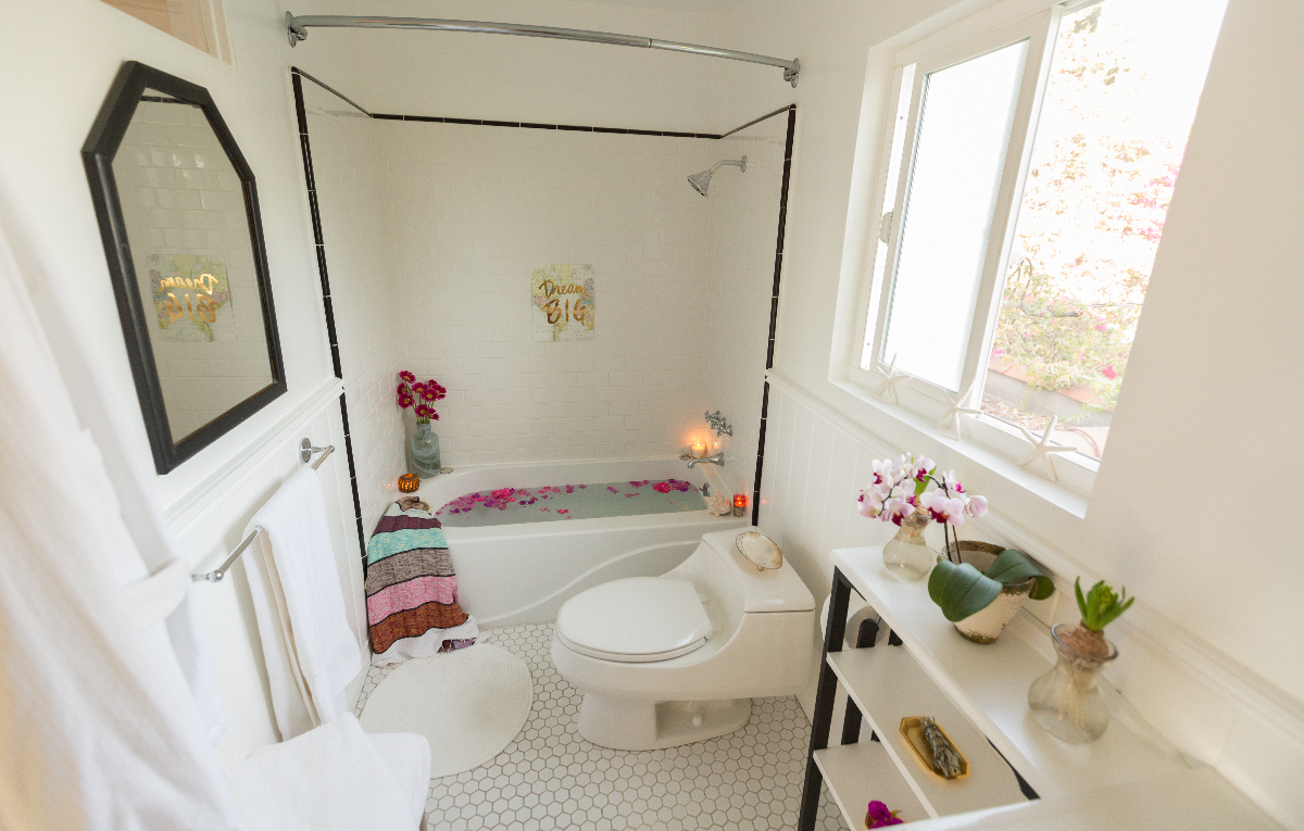 Luxurious & Lush 1BR Designer Oasis with Rooftop Patio in Mid-Wilshire - Photo 4