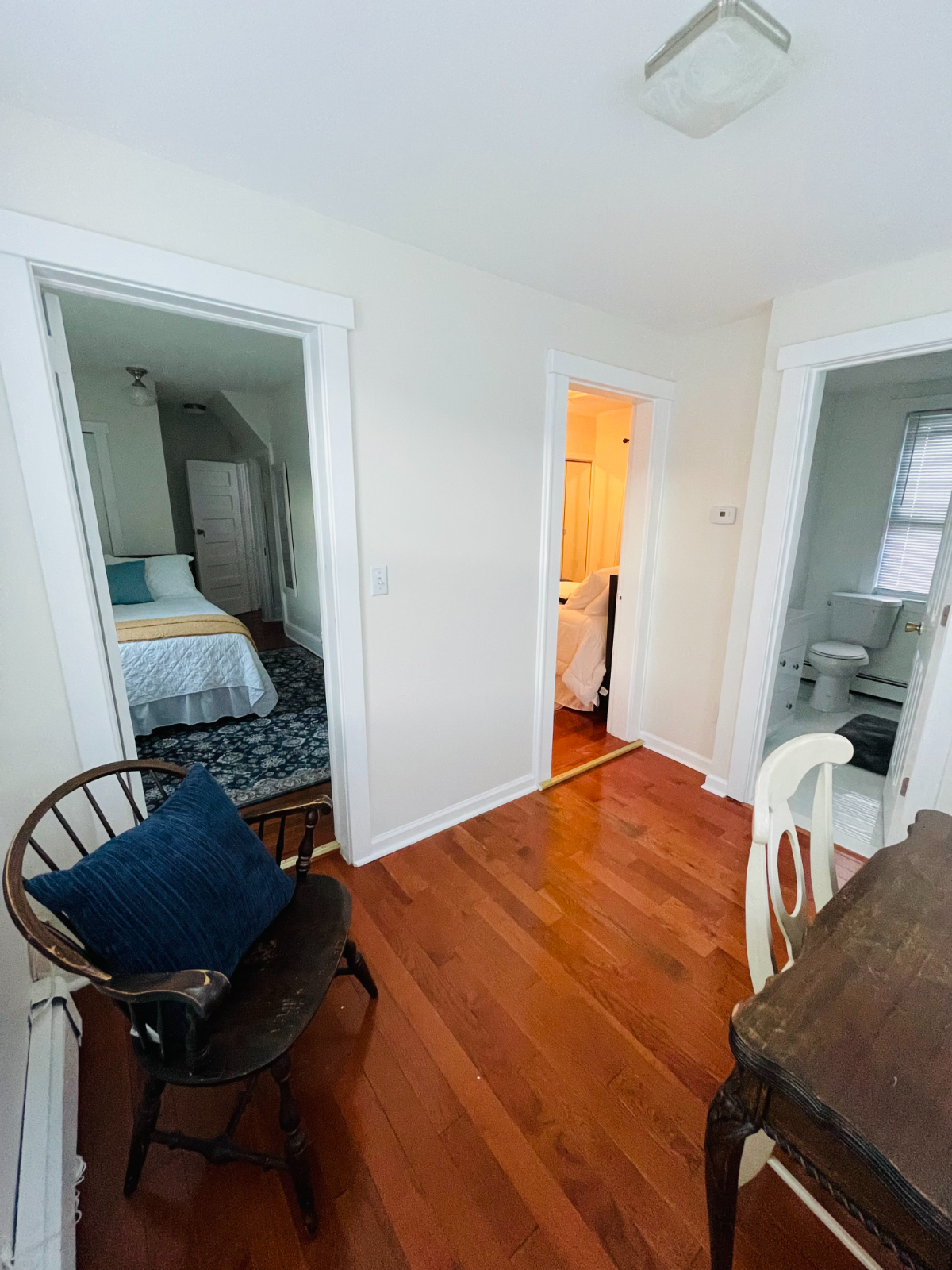 Fully Furnished 2 bed 1 bath house-Perfect for students or traveling professionals! - Photo 8