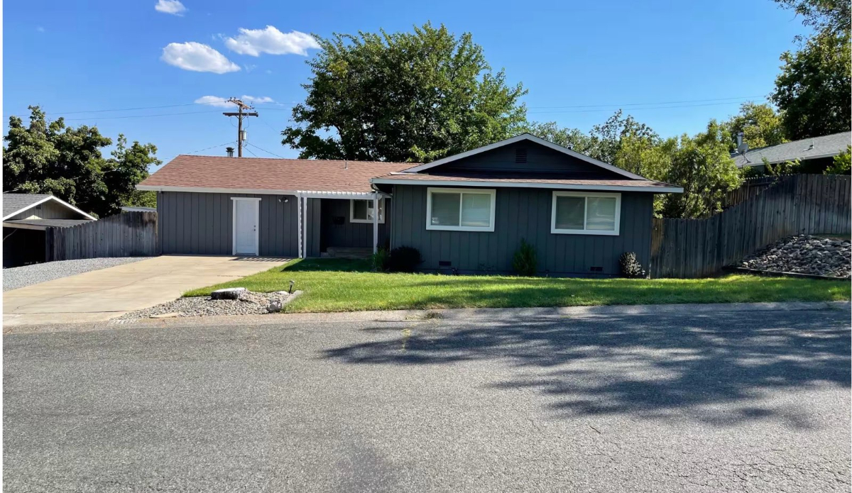 Newly Remodeled Comfortable & Quiet Neighborhood - Photo 1
