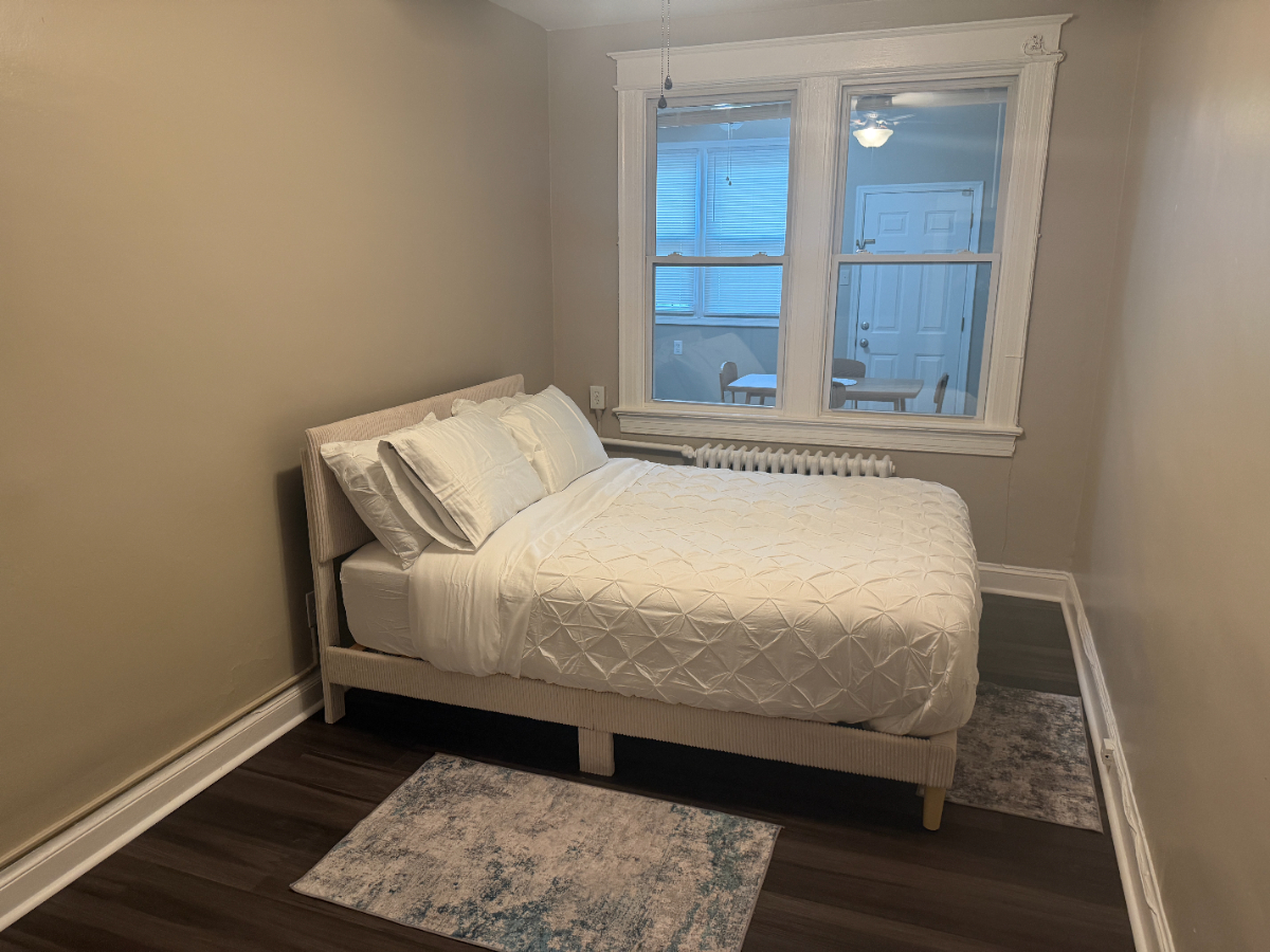 First-Floor 1BR + Den in Petworth - Free Parking, Backyard & Steps to Metro - Photo 5