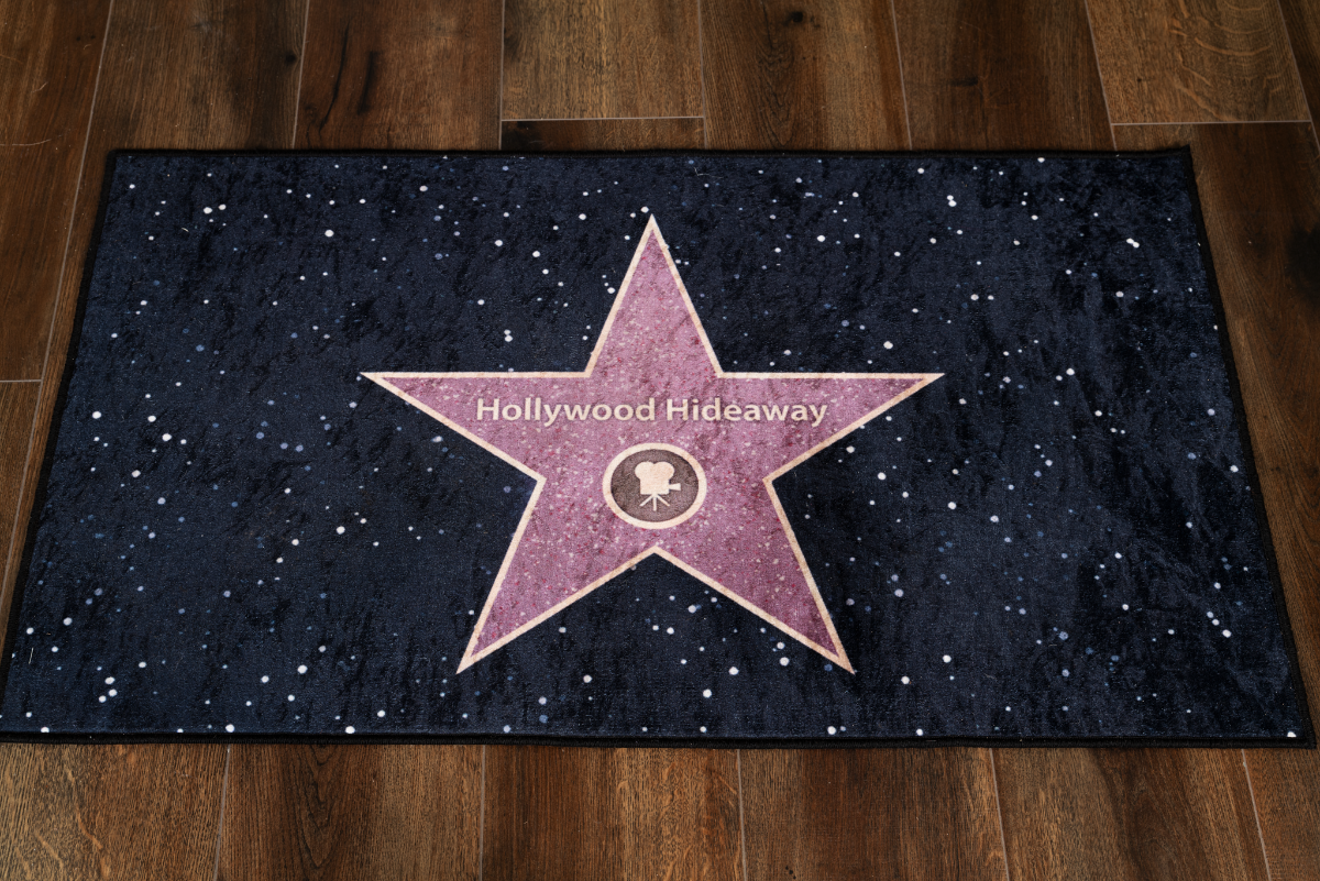 Hollywood Hideaway - Live at the center of it all. - Photo 5