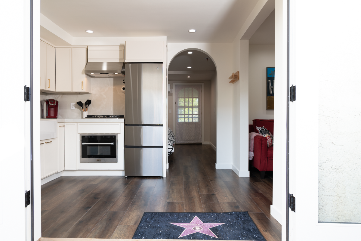 Hollywood Hideaway - Live at the center of it all. - Photo 6