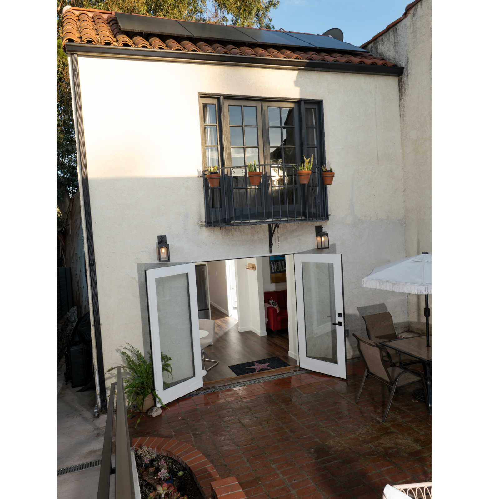 Hollywood Hideaway - Live at the center of it all. - Photo 2