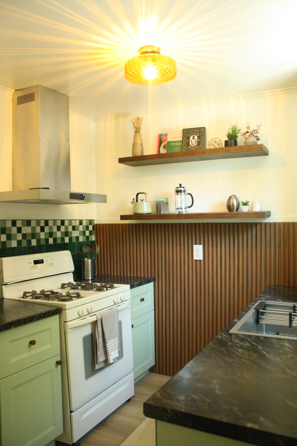 Stylish 1BR Apartment w/ Fire Pit & Hillside Views - Photo 2
