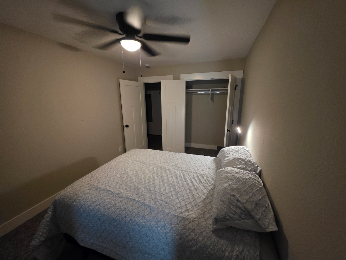 NEW CLEAN AND QUITE - Photo 6