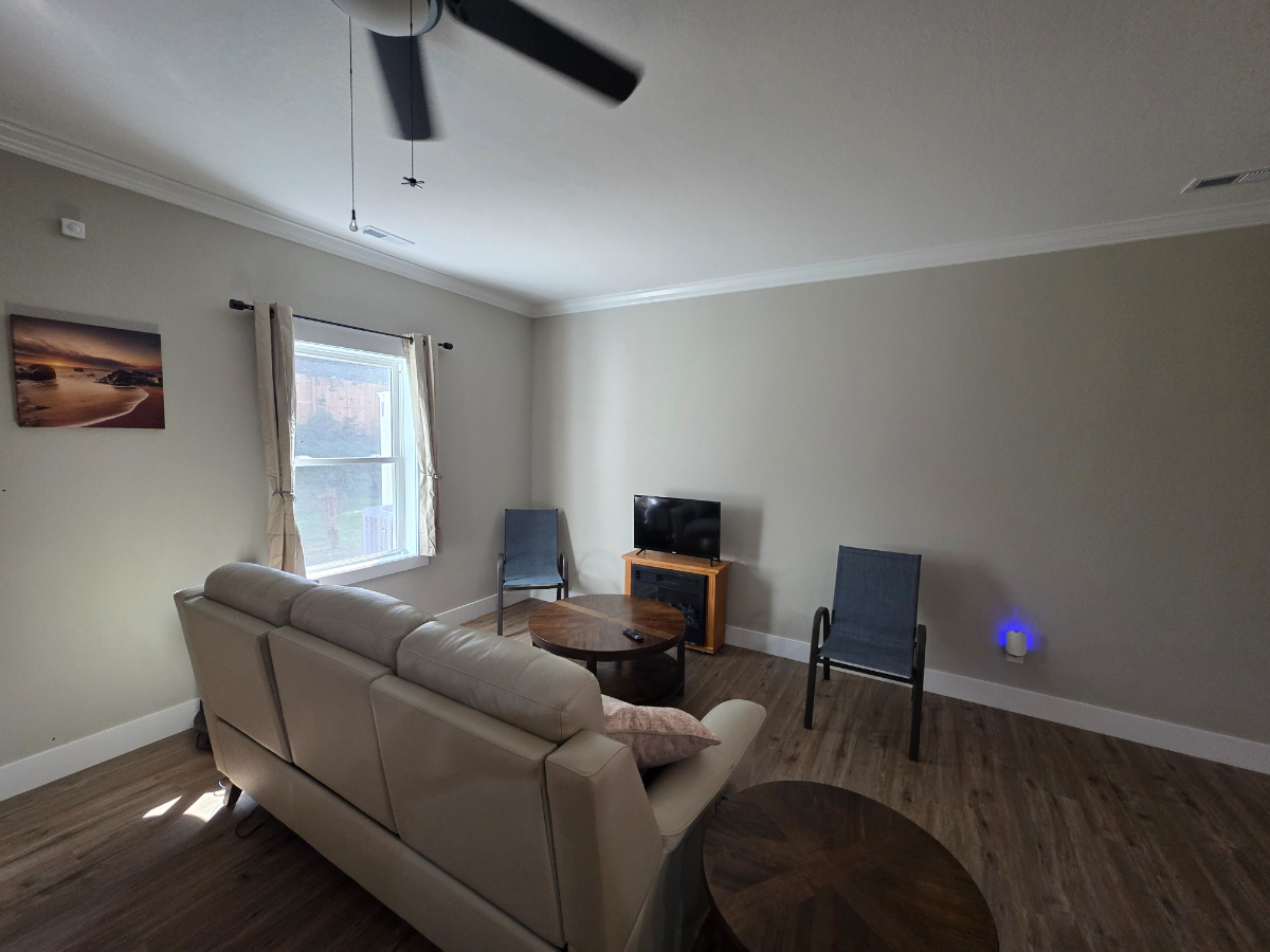 NEW CLEAN AND QUITE - Photo 9