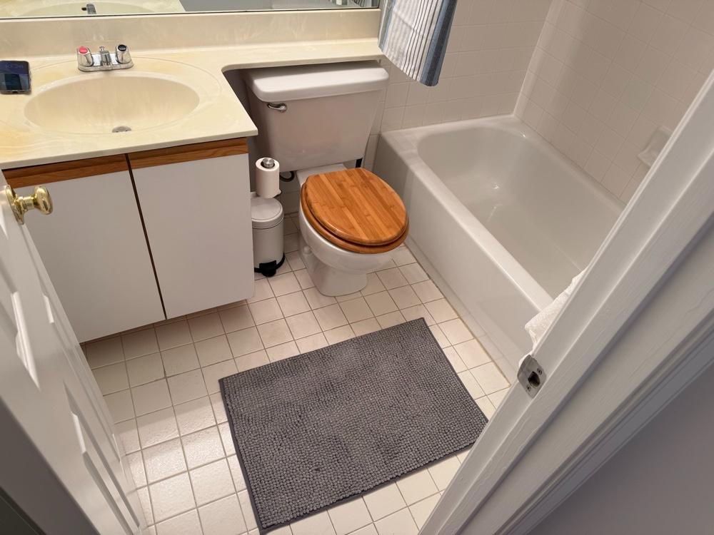 Unbeatable Dupont Circle | Bright Studio with Custom Closet & Work Nook - Photo 2
