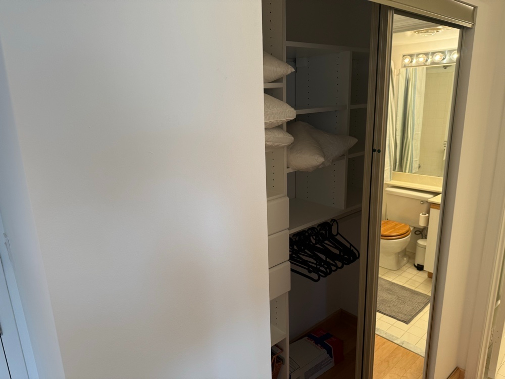 Unbeatable Dupont Circle | Bright Studio with Custom Closet & Work Nook - Photo 3