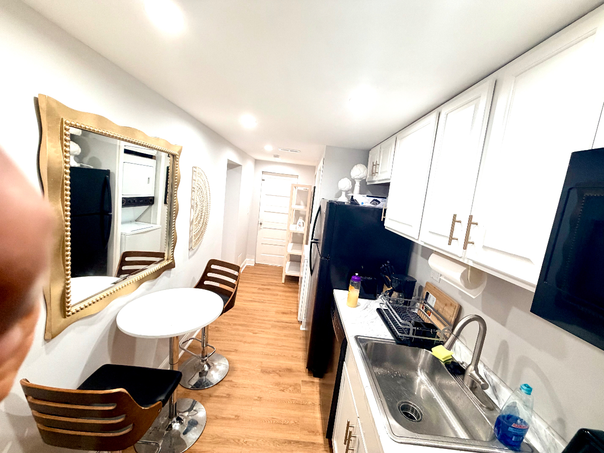 Cozy Furnished Home Near Top DC Hospitals, Shopping & Transit - Photo 7