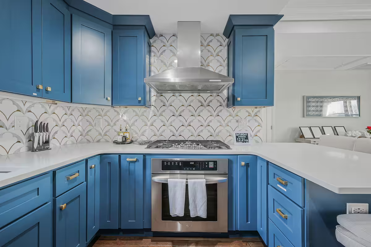 Stylish 2BR Retreat Near NYC Mall & Beaches. - Photo 7