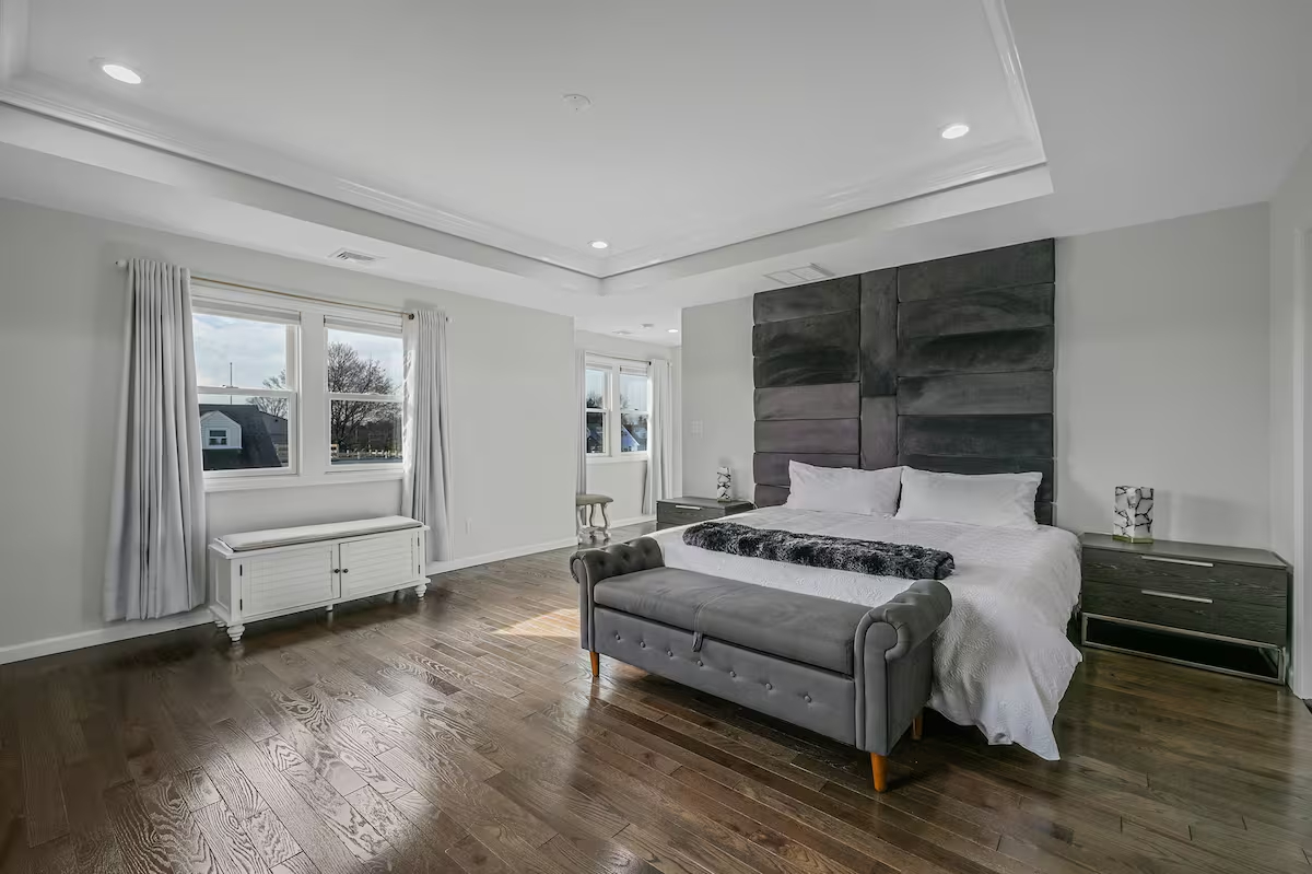 Stylish 2BR Retreat Near NYC Mall & Beaches. - Photo 11