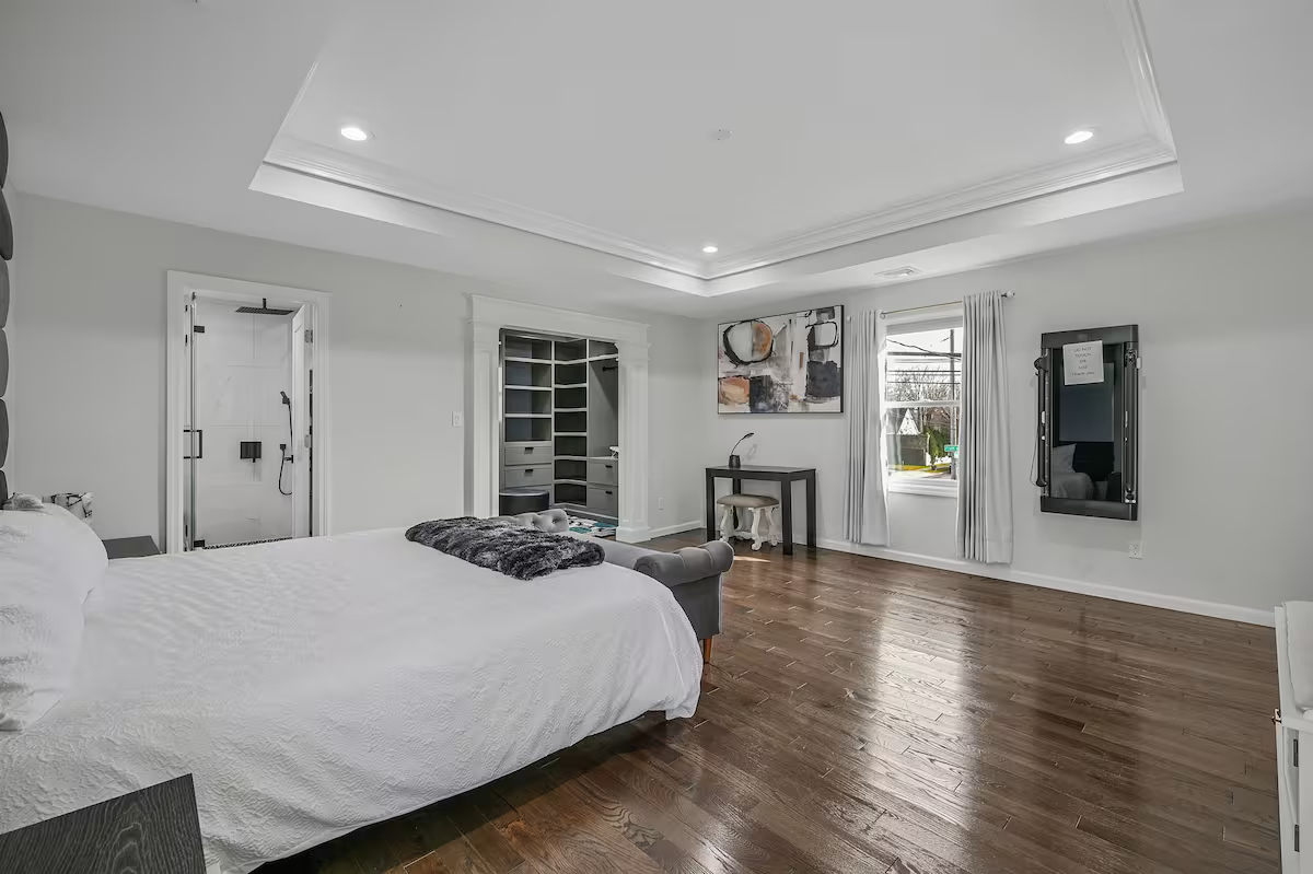 Stylish 2BR Retreat Near NYC Mall & Beaches. - Photo 12