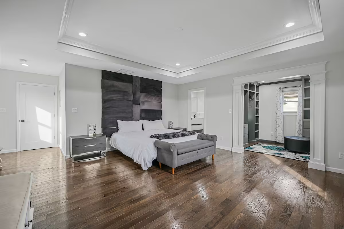 Stylish 2BR Retreat Near NYC Mall & Beaches. - Photo 10