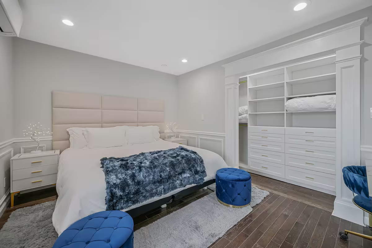 Stylish 2BR Retreat Near NYC Mall & Beaches. - Photo 7