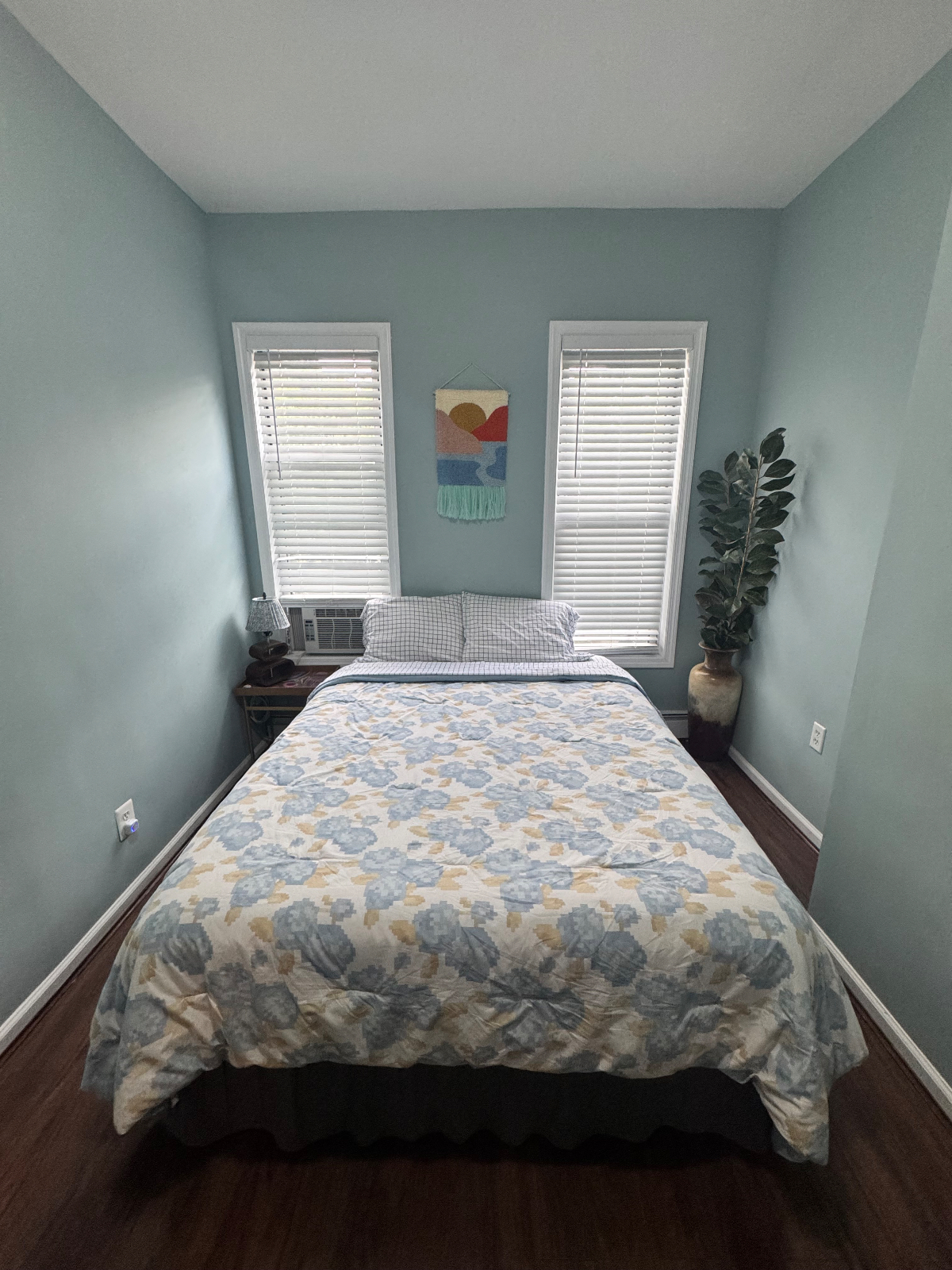 Quiet Furnished Home for Traveling Professional - Photo 2