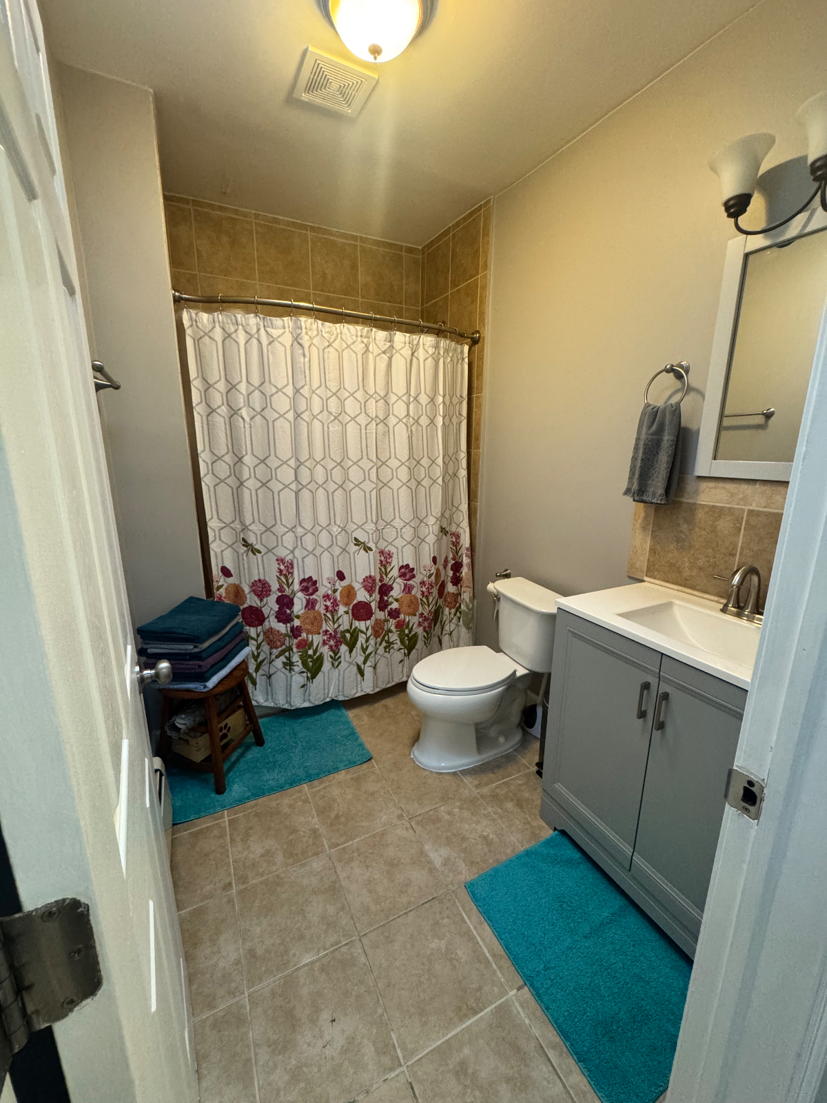 Quiet Furnished Home for Traveling Professional - Photo 3