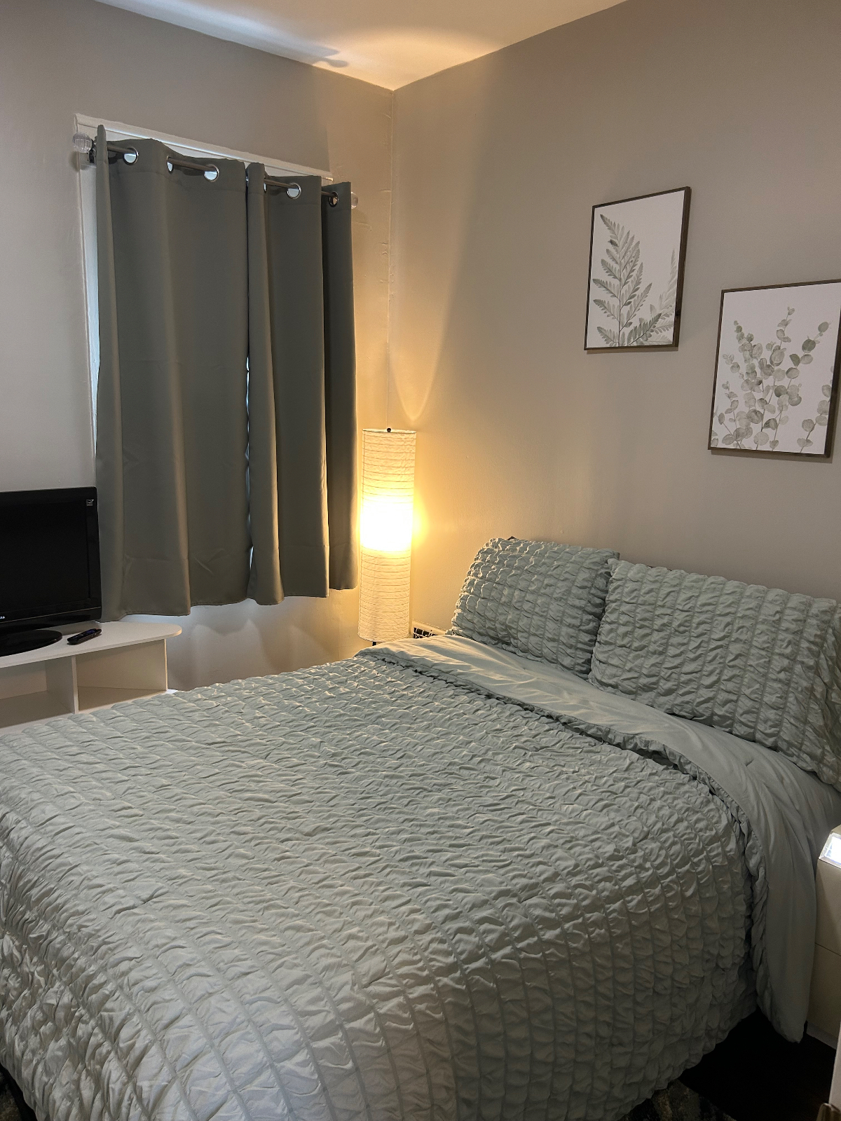 Modern 2BR Getaway | Quiet Neighborhood - Photo 3