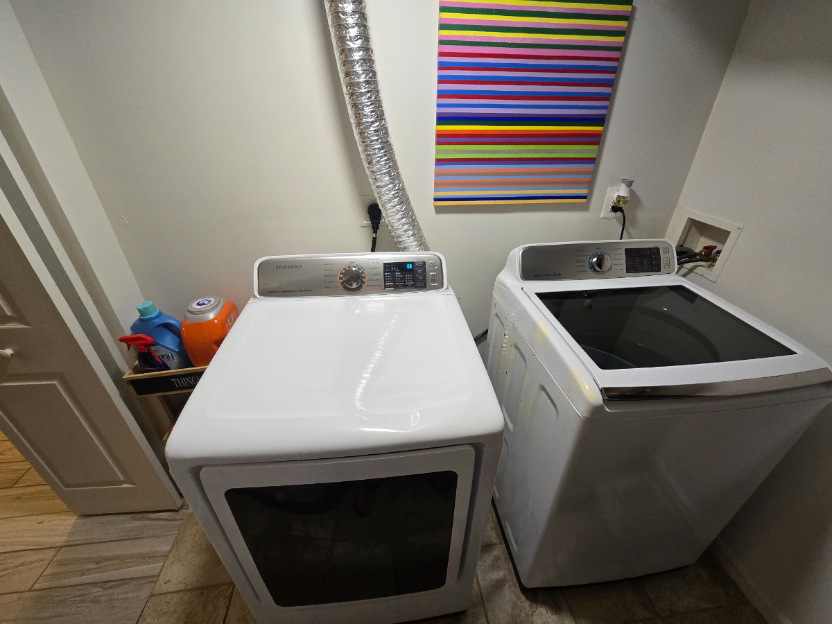 Fully Furnished Private Lower-Level 1BR/1BA Near Hospitals & Metro - Photo 10