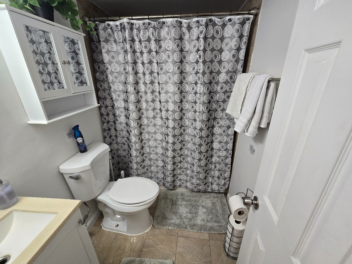 Fully Furnished Private Lower-Level 1BR/1BA Near Hospitals & Metro - Photo 11