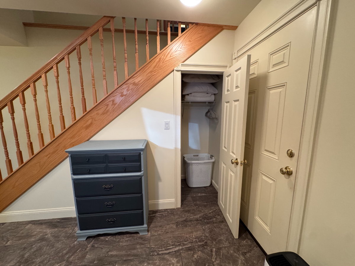 1BR 1BA bilevel renovated apartment - Photo 5
