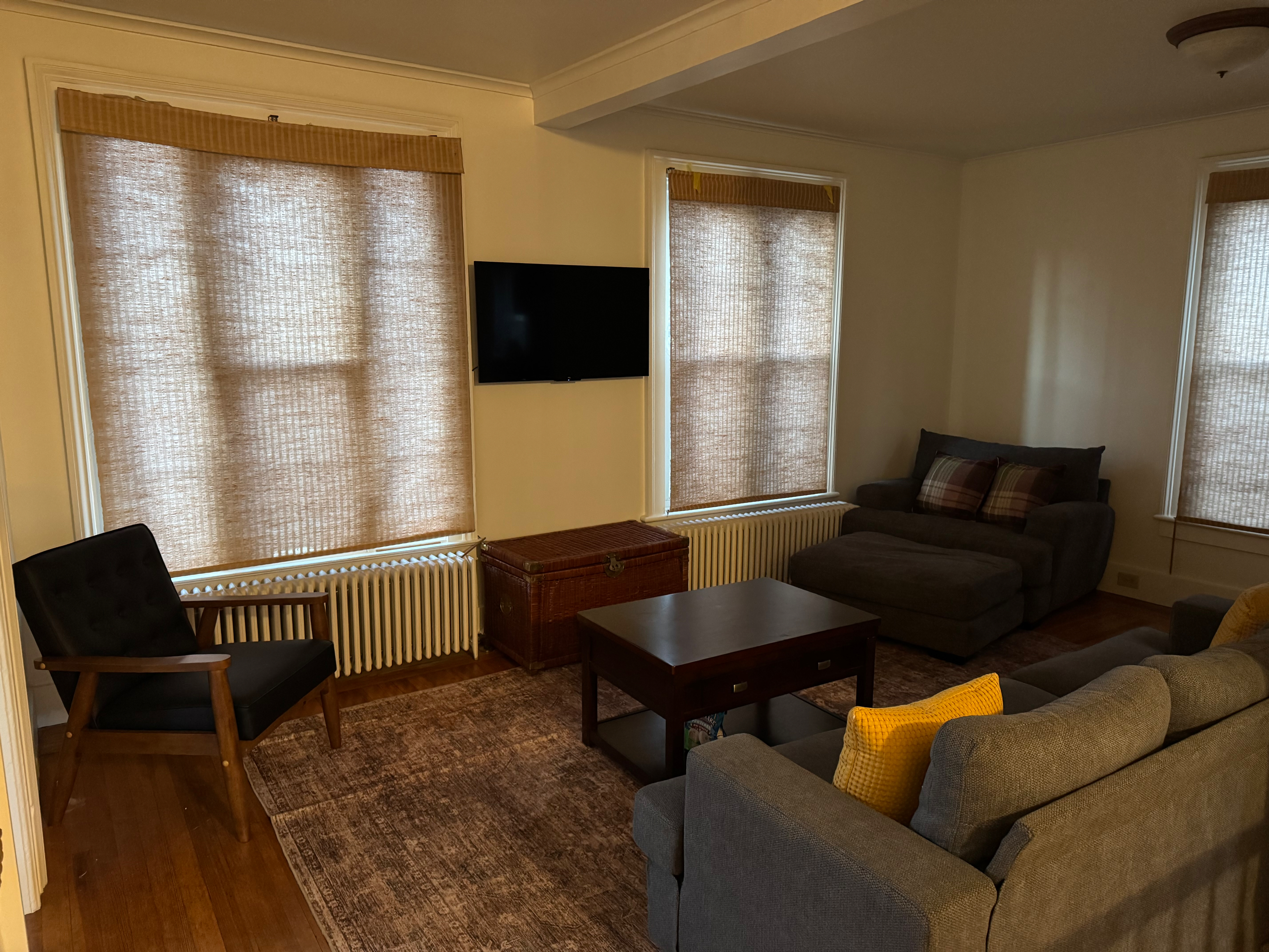 1BR 1BA bilevel renovated apartment - Photo 3