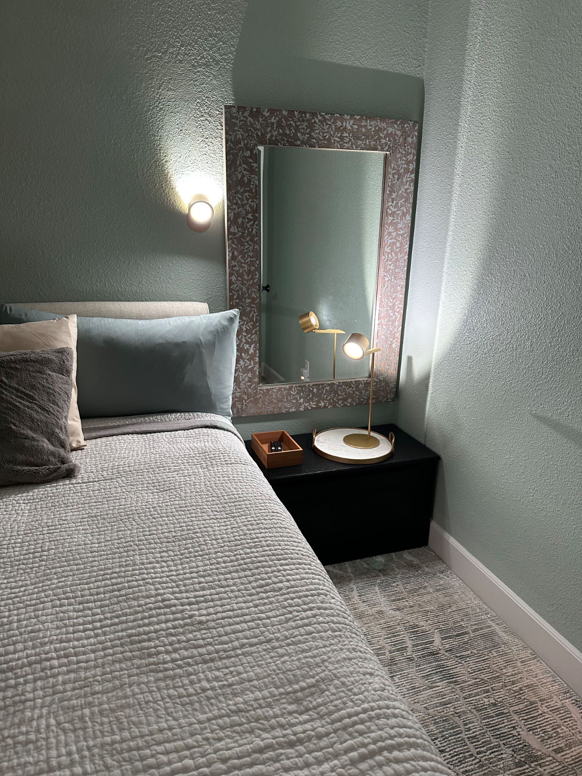 Dive Into Comfort: Cozy Room + Saltwater Pool! - Photo 1