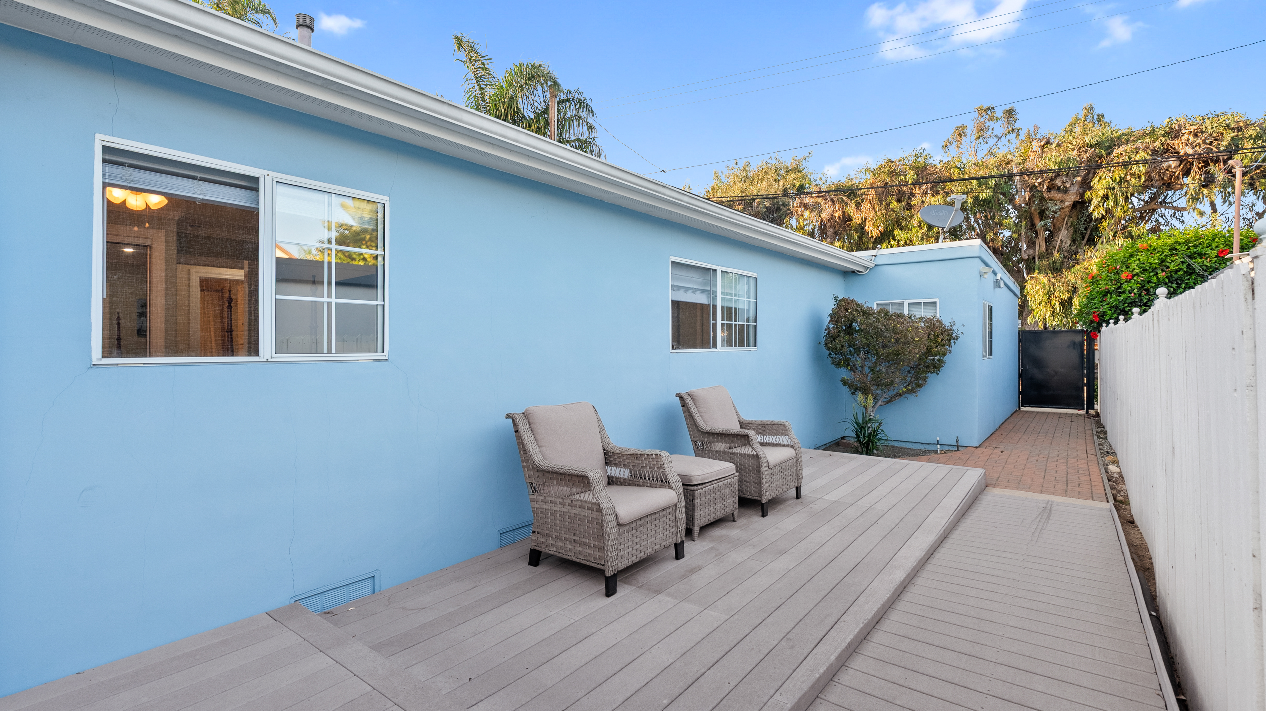Furnished Ocean View Beach Home | Walk to the Beach | Minutes to Hospitals & Downtown Ventura - Photo 4