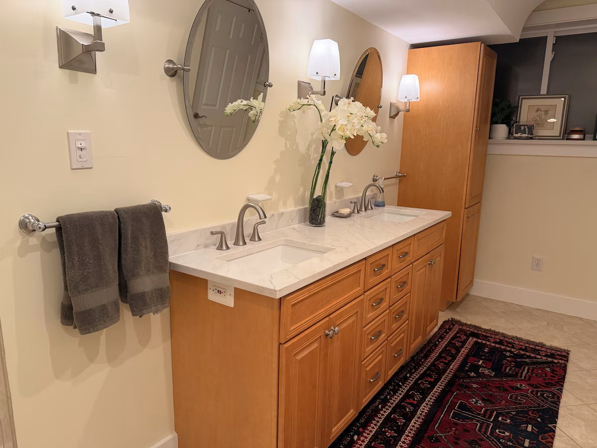 Spacious Executive apartment with private entrance on Rock Creek Park - Photo 5