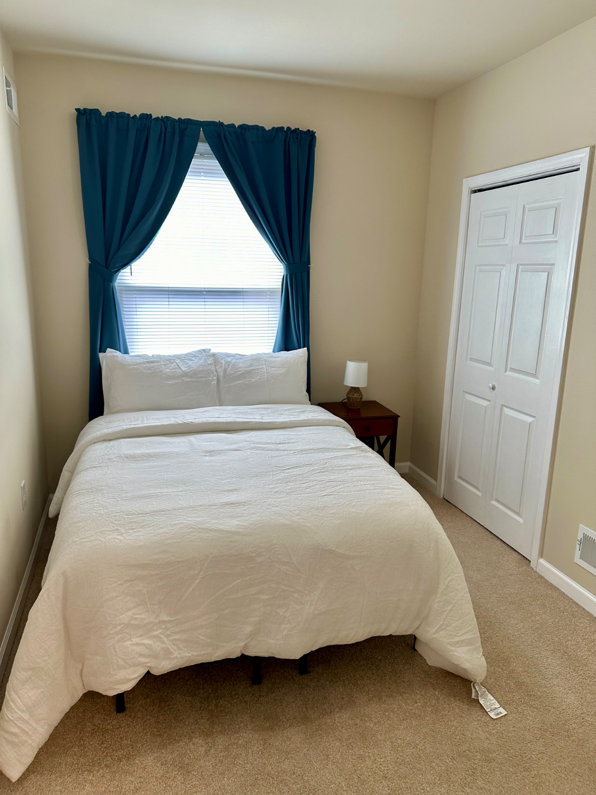 Comfortable Furnished Apartment With Home Office In A Quiet Neighborhood - Photo 3